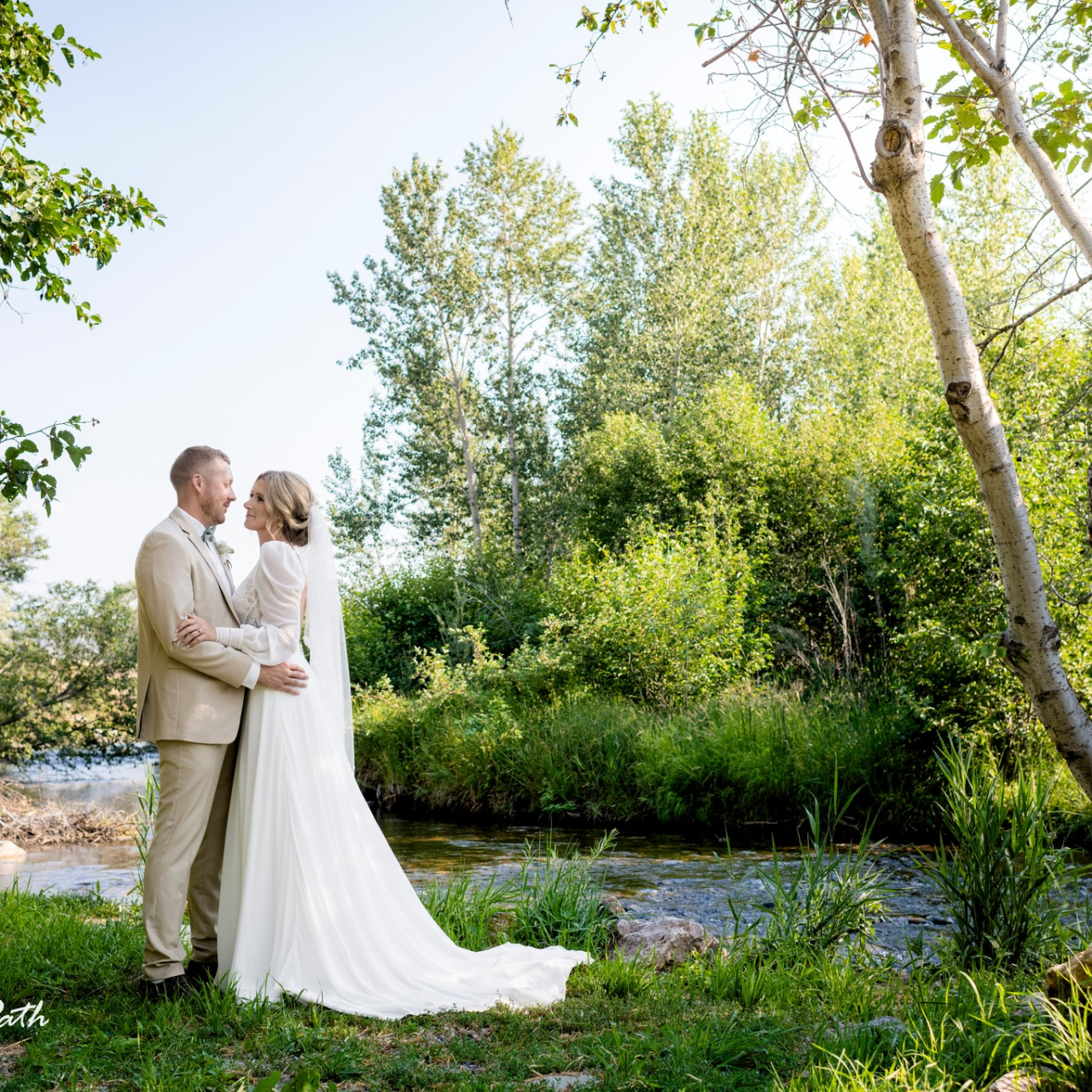 https://kleffnerranch.com/wp-content/uploads/2025/10/Kentucky-Couple-1280x1280.webp